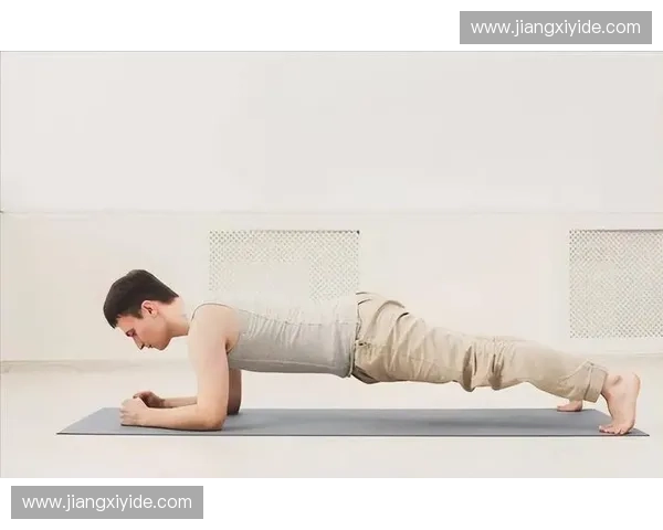 平板支撑时间延长技巧与训练方法全面解析 平板支撑时间延长技巧与训练方法全面解析